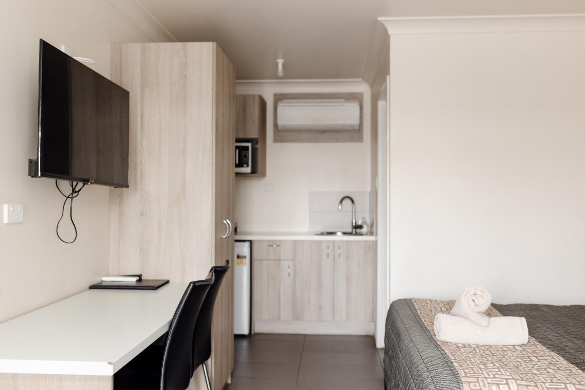 Starline Motor Inn Miles ภายนอก รูปภาพ