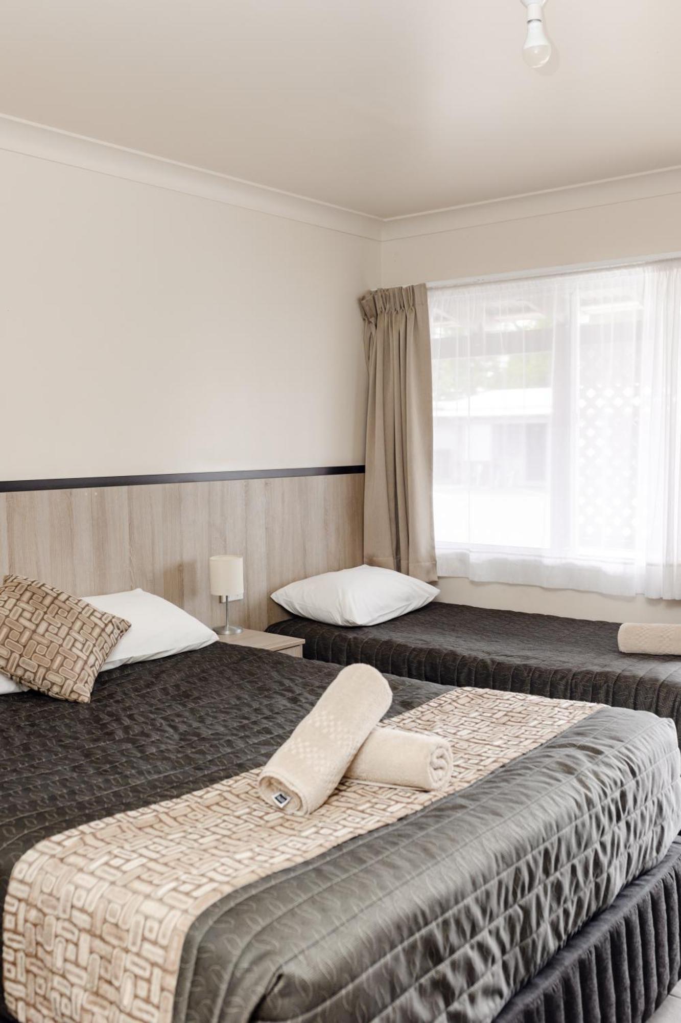 Starline Motor Inn Miles ภายนอก รูปภาพ