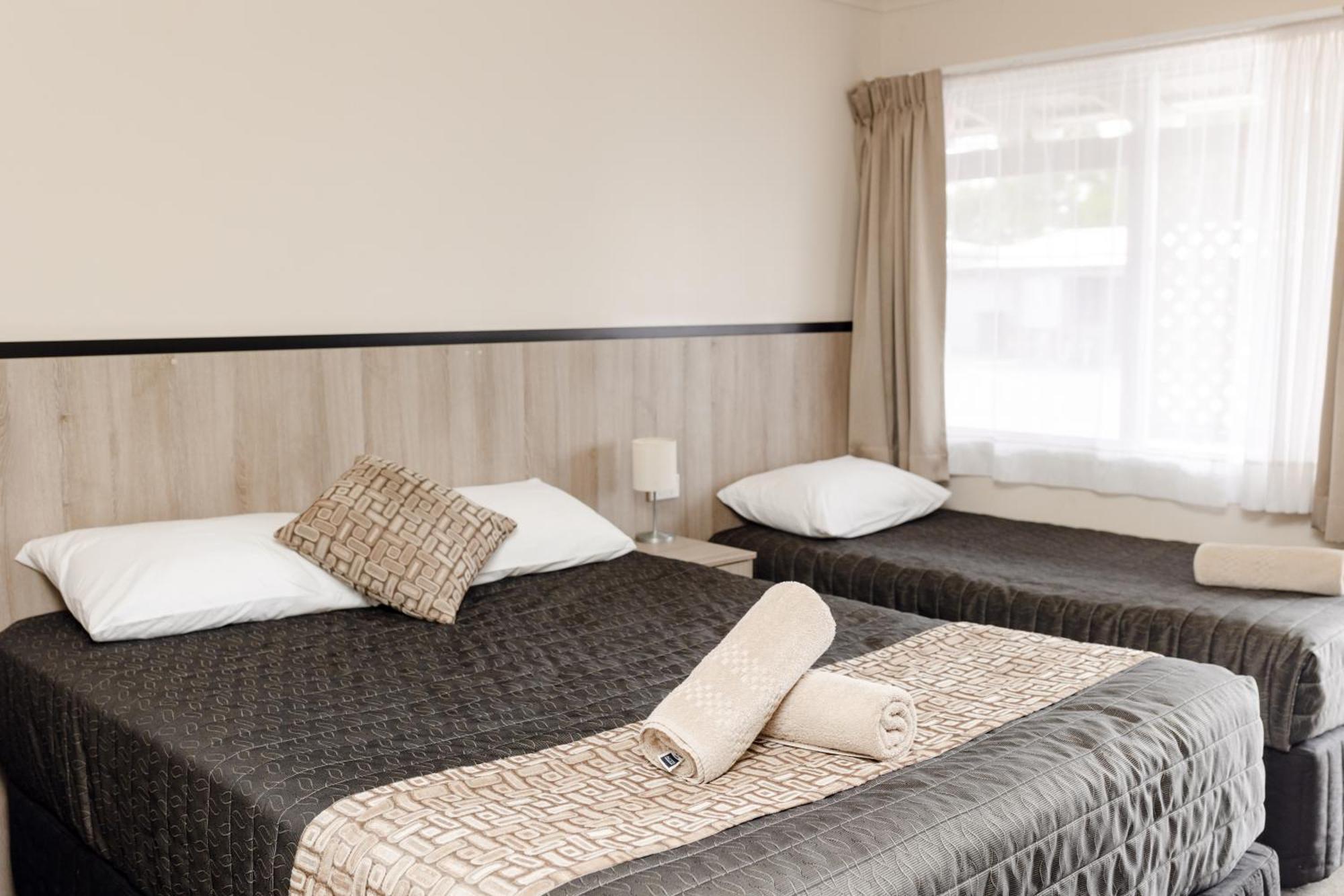 Starline Motor Inn Miles ภายนอก รูปภาพ